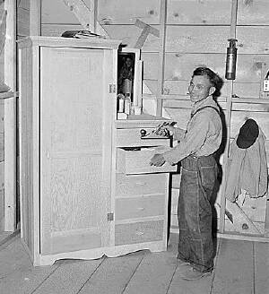 Cabinet maker, Tule Lake, 1942
