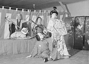 Folk play, Heart Mountain, 1942